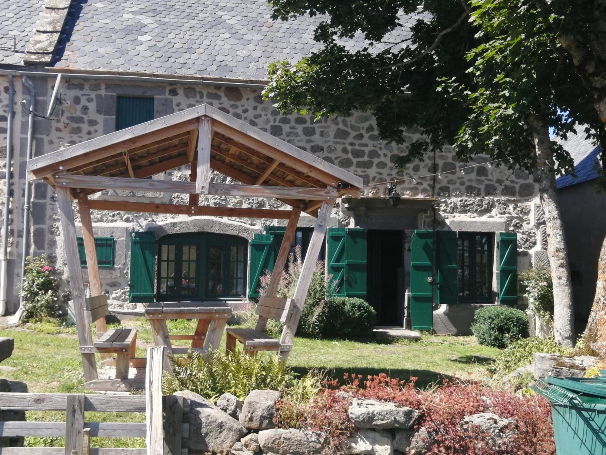 L'Auvergnate Chambon-sur-Lac Eksteriør bilde