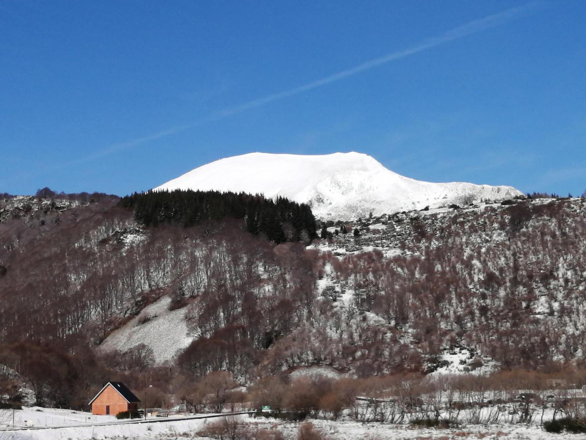 L'Auvergnate Chambon-sur-Lac Eksteriør bilde