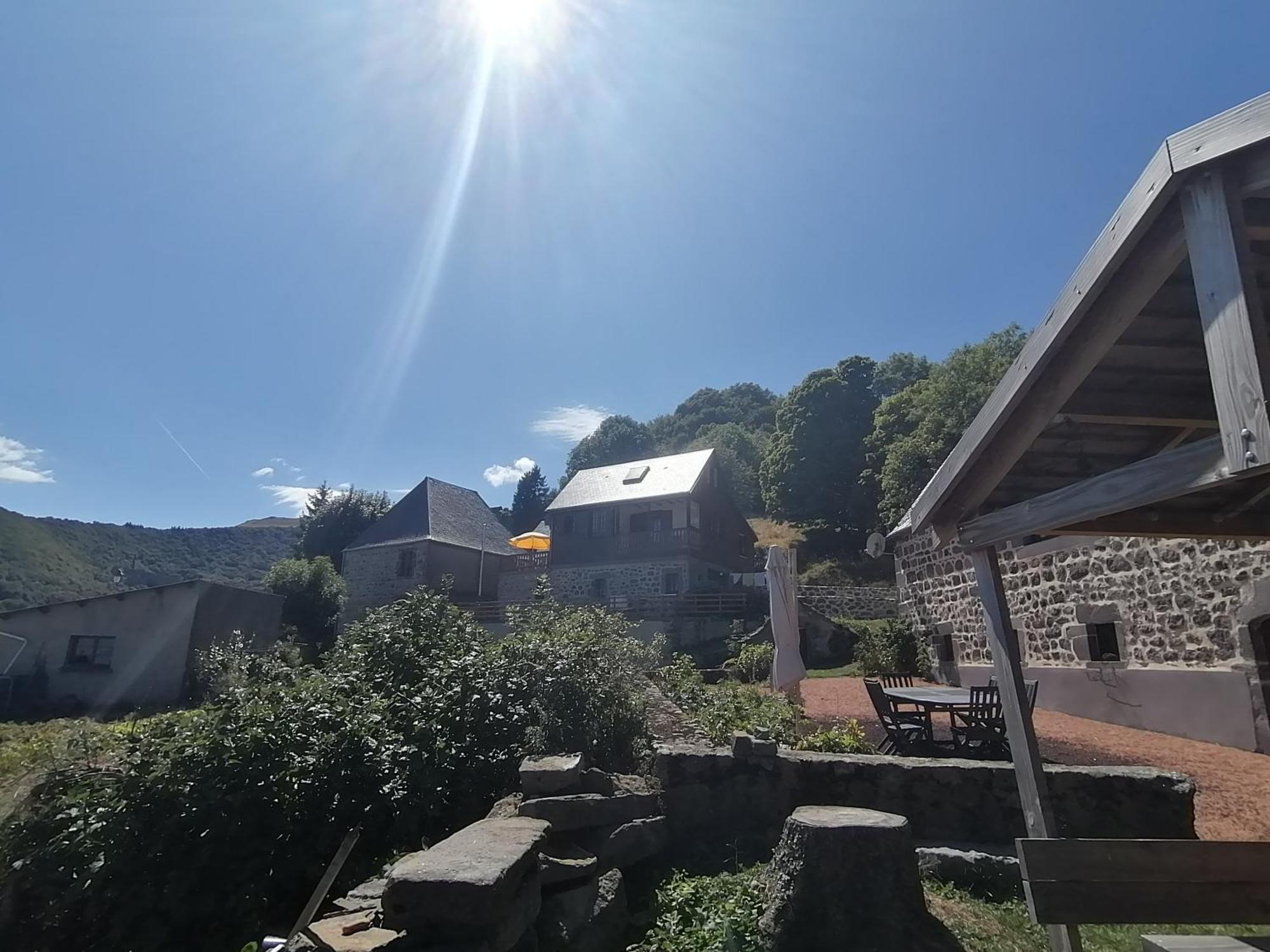 L'Auvergnate Chambon-sur-Lac Eksteriør bilde